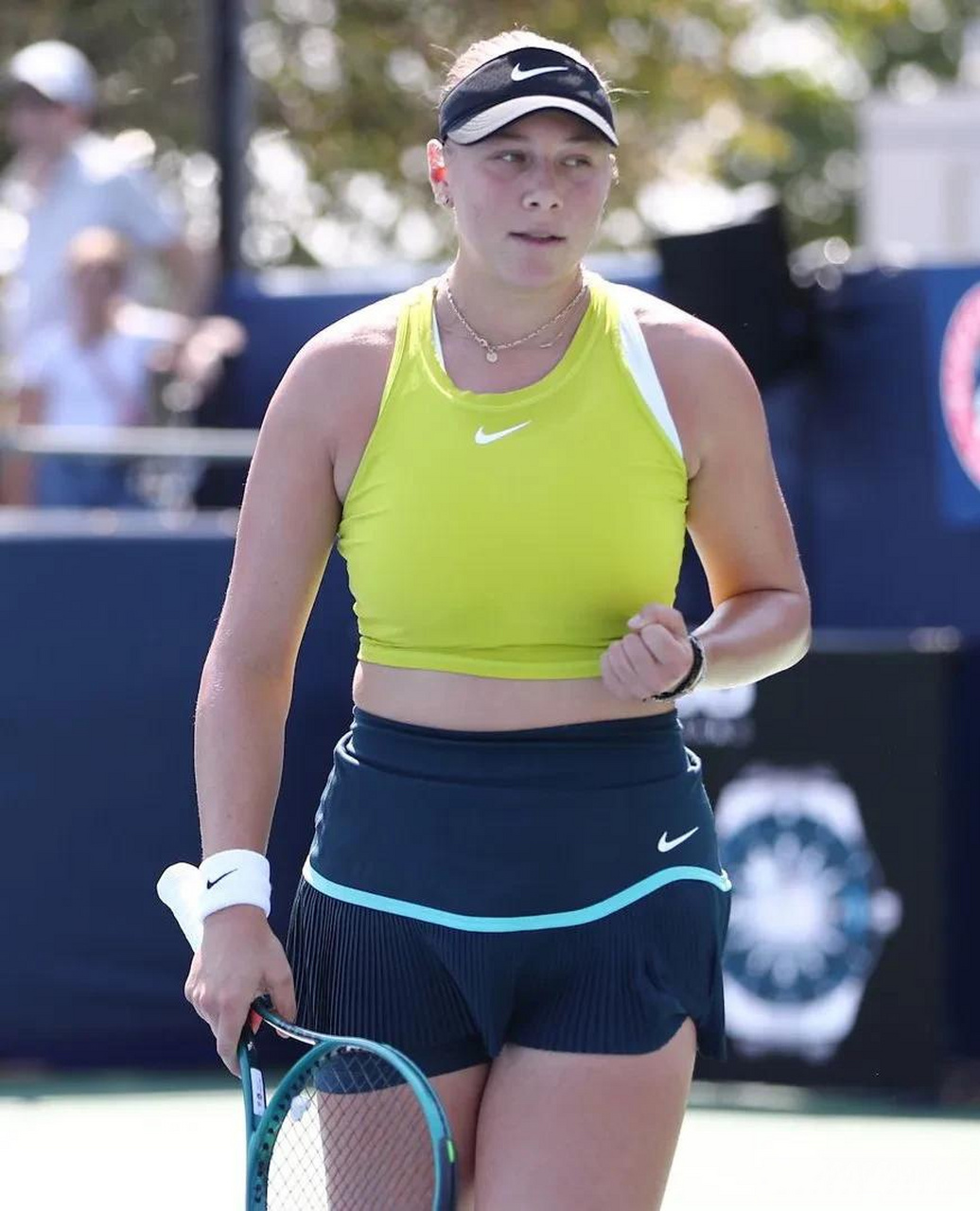 抗依然是足 抗依然是足