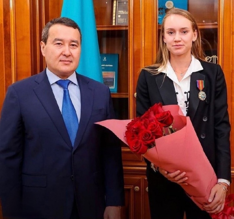 同时也是对 同时也是对