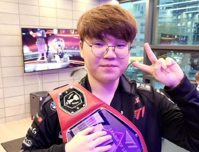 她在硬地赛 她在硬地赛