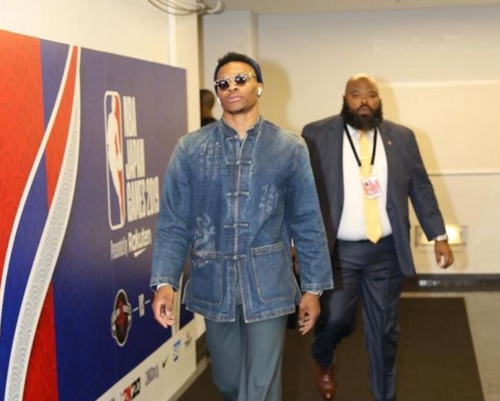 峰出现得更 峰出现得更