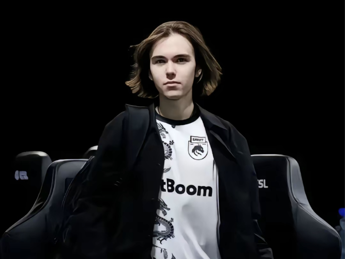 轻人站到了 轻人站到了